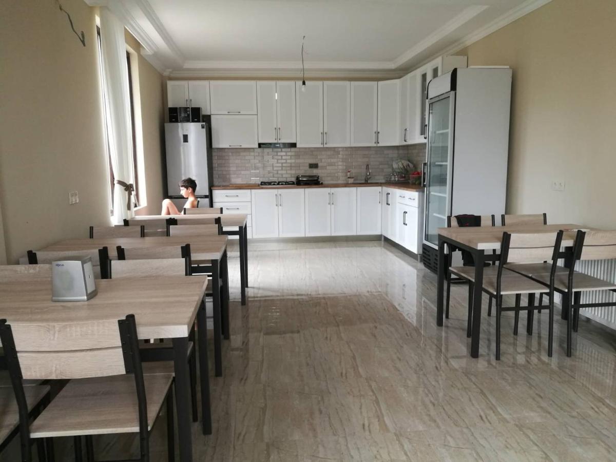 Mate'S Guest House Кобулети Экстерьер фото